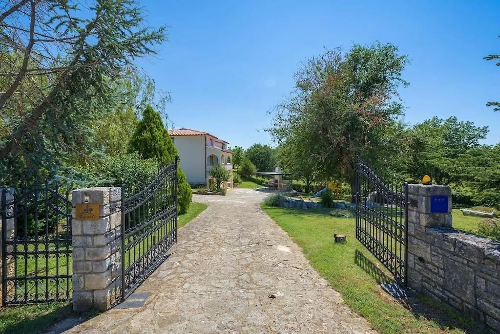 Villa Eufemia بوريتش