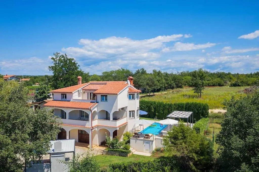 Villa Eufemia بوريتش